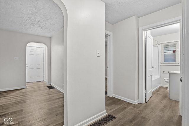 258 N 16th Avenue, Beech Grove, IN 46107