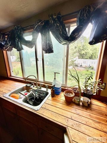 490 May Street, Idaho Falls, ID 83401