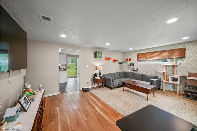 9142 Mount Vernon Drive, Streetsboro, OH 44241