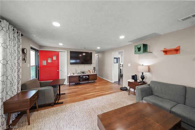 9142 Mount Vernon Drive, Streetsboro, OH 44241