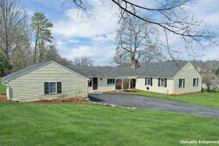 7 Pinecrest Drive, Bedford, NH 03110