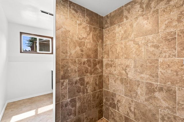2124 E Sinto Ave, Spokane, WA 99202