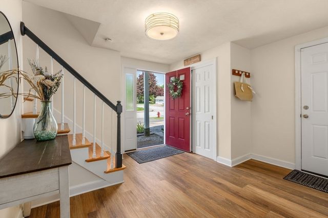 11 Longmeadow Road, Medfield, MA 02052