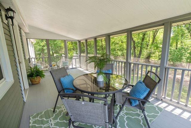 11 Longmeadow Road, Medfield, MA 02052