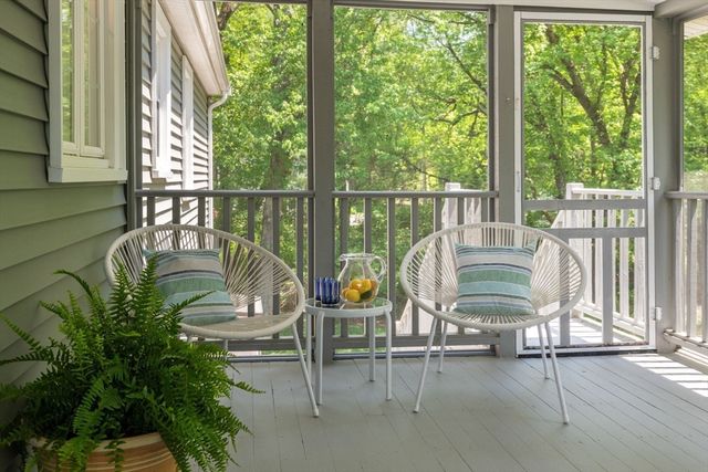 11 Longmeadow Road, Medfield, MA 02052