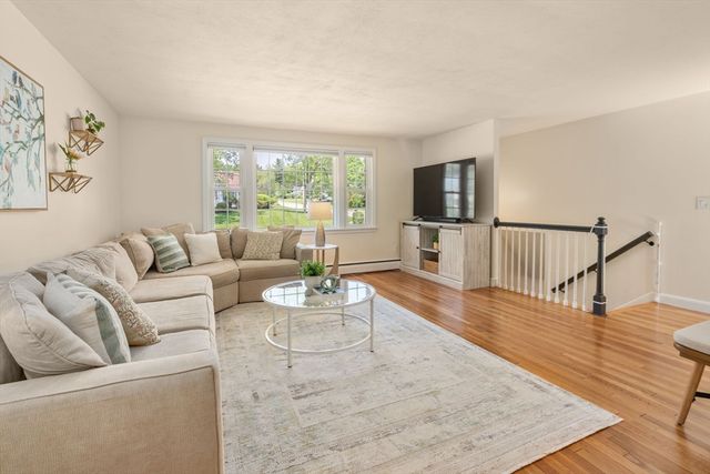 11 Longmeadow Road, Medfield, MA 02052