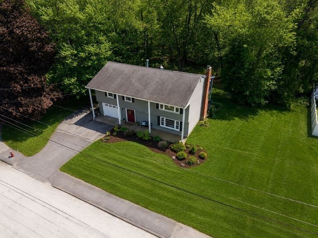 11 Longmeadow Road, Medfield, MA 02052