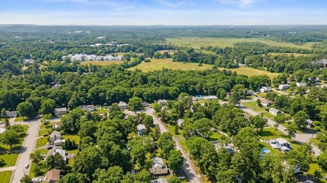 11 Longmeadow Road, Medfield, MA 02052