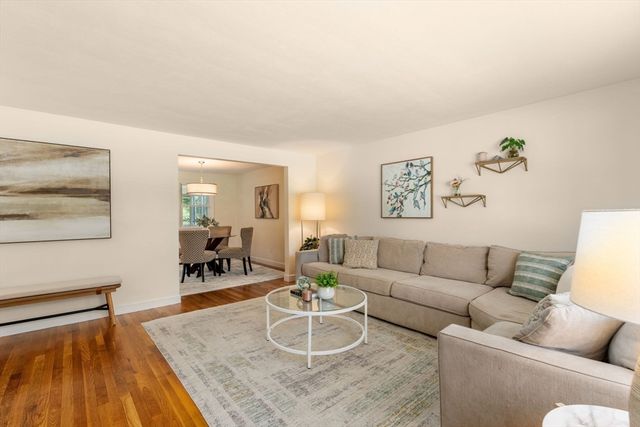 11 Longmeadow Road, Medfield, MA 02052
