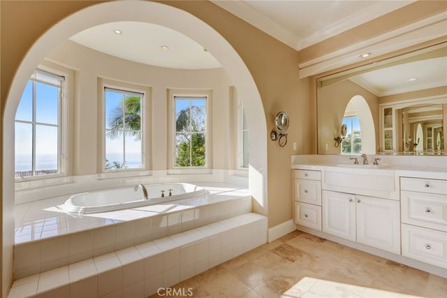 10 Tasman Sea, Newport Coast, CA 92657