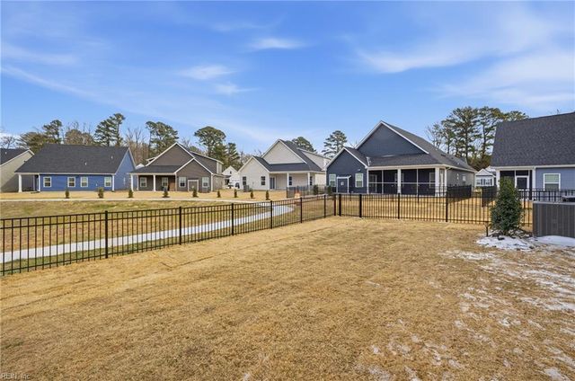 2104 Mainsail DR, Carrollton, VA 23314
