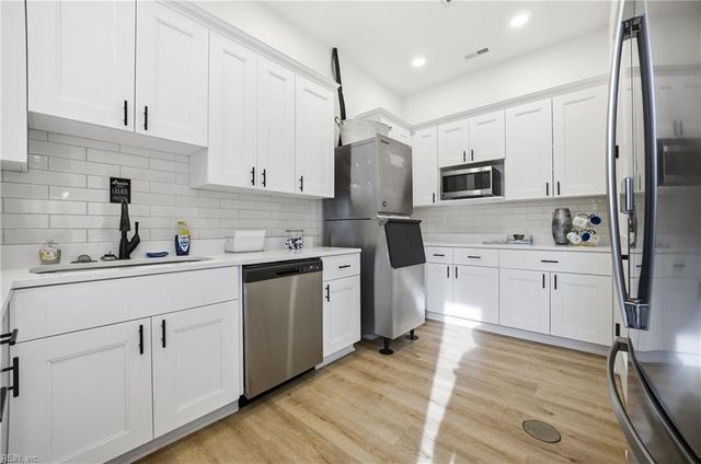 2104 Mainsail DR, Carrollton, VA 23314