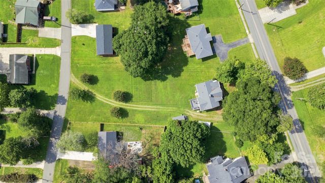 000 Woodhaven Drive, Mount Holly, NC 28120