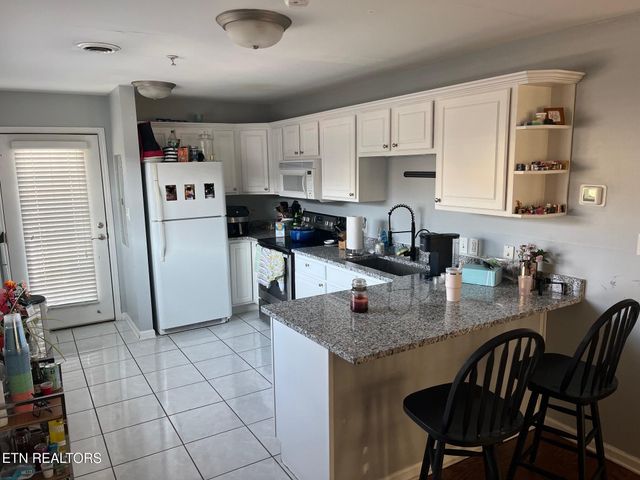 1611 Queen Anne Way, Knoxville, TN 37916