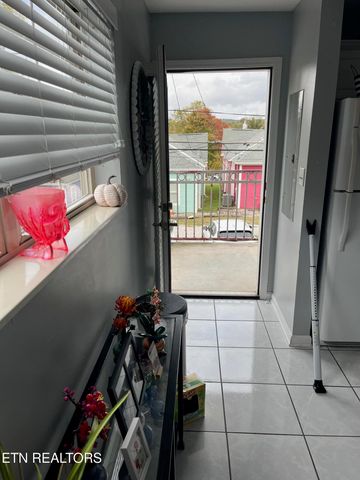 1611 Queen Anne Way, Knoxville, TN 37916