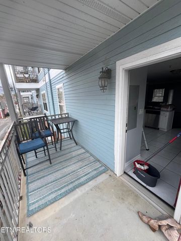 1611 Queen Anne Way, Knoxville, TN 37916