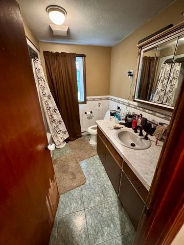 26 Donnelly Cross Rd, Spencer, MA 01562