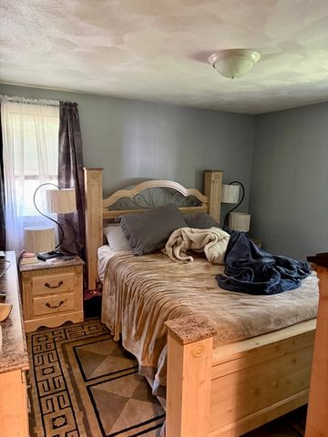 26 Donnelly Cross Rd, Spencer, MA 01562