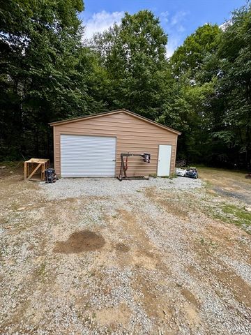 26 Donnelly Cross Rd, Spencer, MA 01562
