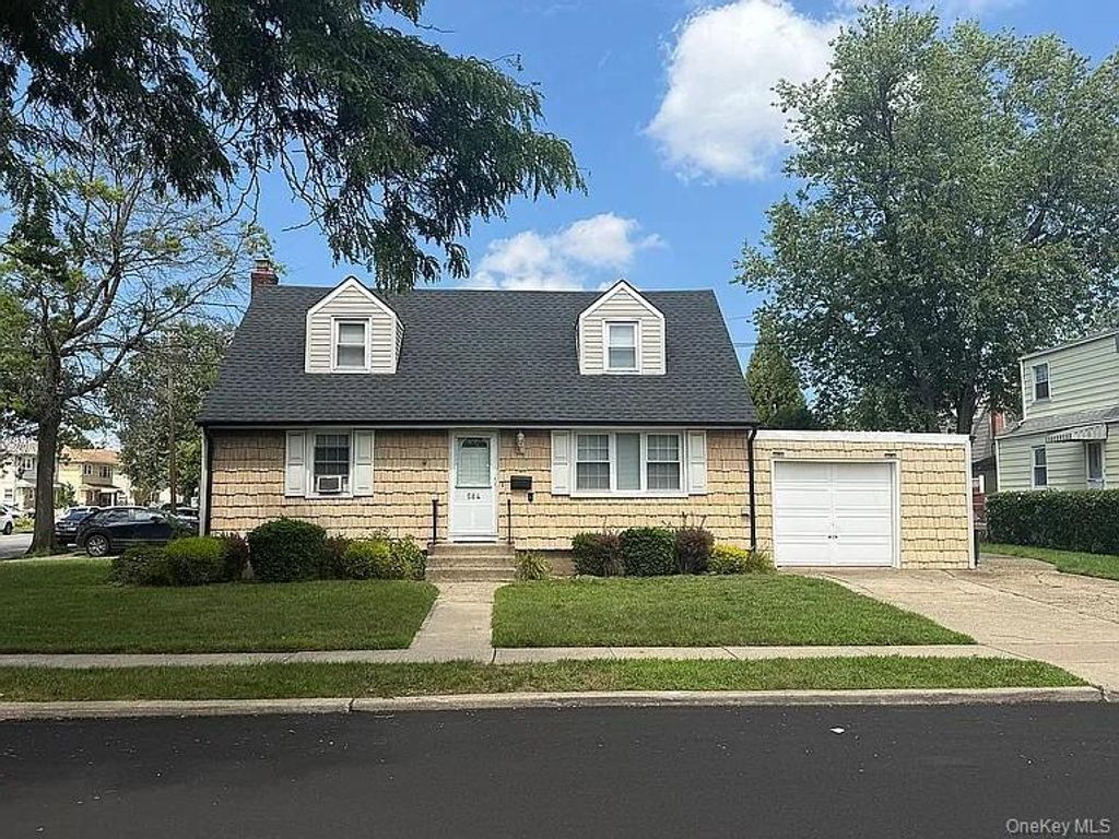 584 8th Street, West Hempstead, NY 11552 — exterior