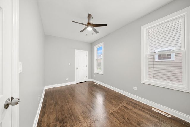 5237 S Long Avenue, Chicago, IL 60638