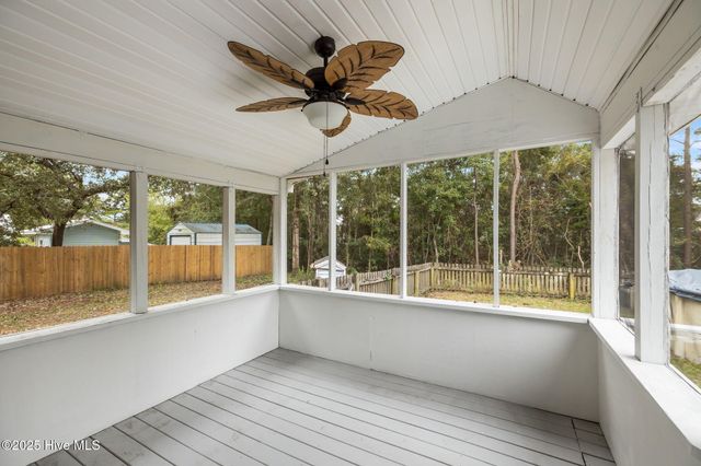 121 Guthrie Drive, Newport, NC 28570