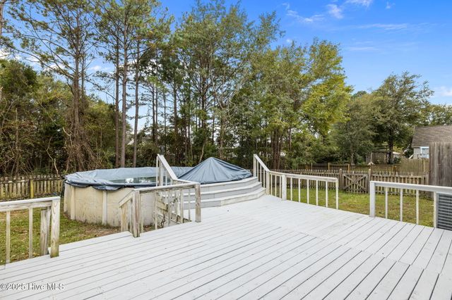 121 Guthrie Drive, Newport, NC 28570