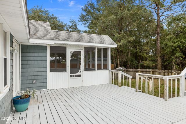 121 Guthrie Drive, Newport, NC 28570