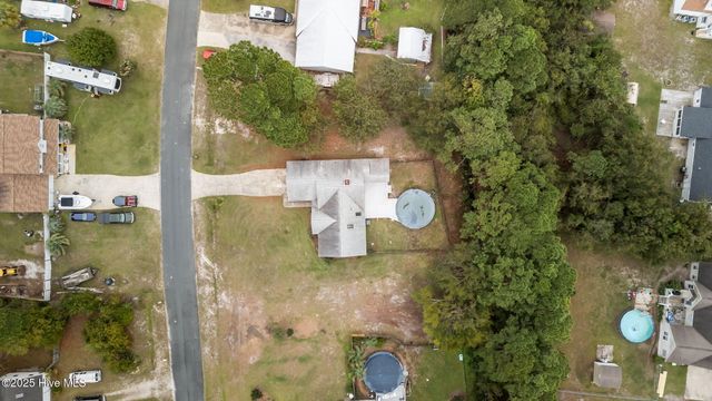 121 Guthrie Drive, Newport, NC 28570