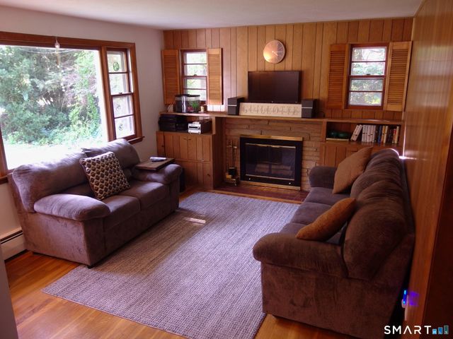 12 Silver Drive, Burlington, CT 06013