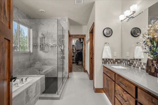 1111 N River Ridge Blvd Blvd, Spokane, WA 99224