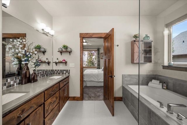 1111 N River Ridge Blvd Blvd, Spokane, WA 99224