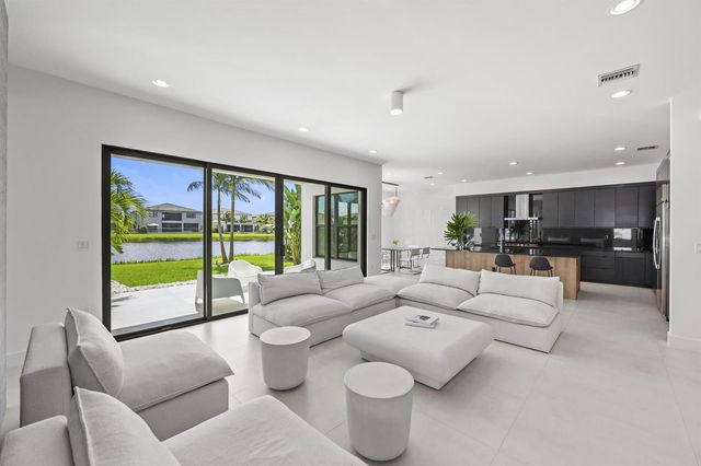 17070 Rainbow Falls Trail, Boca Raton, FL 33496