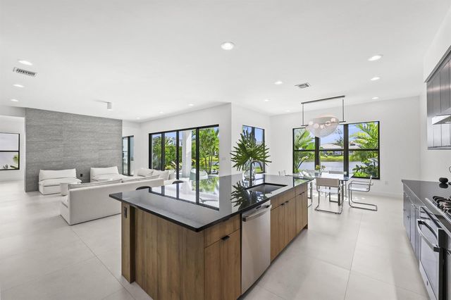 17070 Rainbow Falls Trail, Boca Raton, FL 33496