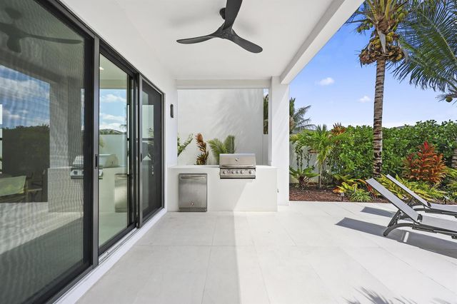 17070 Rainbow Falls Trail, Boca Raton, FL 33496