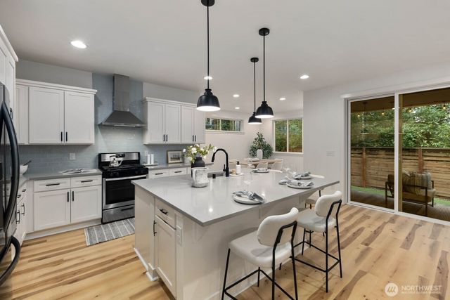 13427 Edmunds Parkway E, Bonney Lake, WA 98391