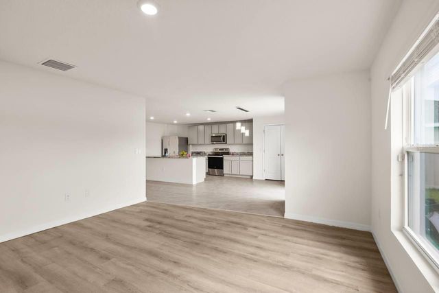 7782 SAIL CLOVER LANE, Zephyrhills, FL 33540