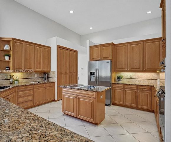 2501 Poinciana Dr, Weston, FL 33327