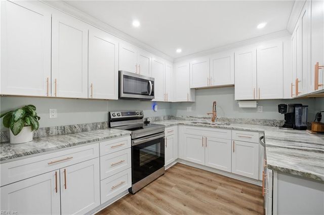 1821 S Lakeland DR, Norfolk, VA 23518