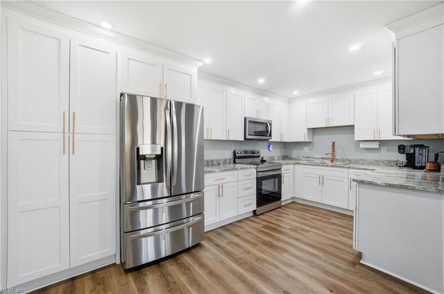 1821 S Lakeland DR, Norfolk, VA 23518