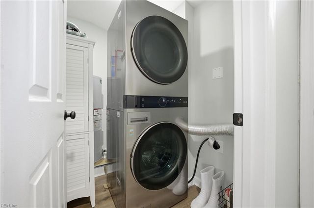 1821 S Lakeland DR, Norfolk, VA 23518