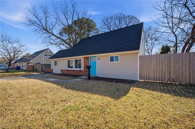 1821 S Lakeland DR, Norfolk, VA 23518