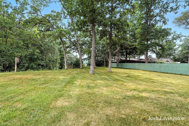6306 E Carrigan Court, Croton Twp, MI 49337