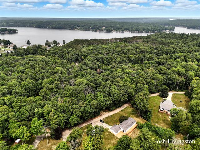 6306 E Carrigan Court, Croton Twp, MI 49337