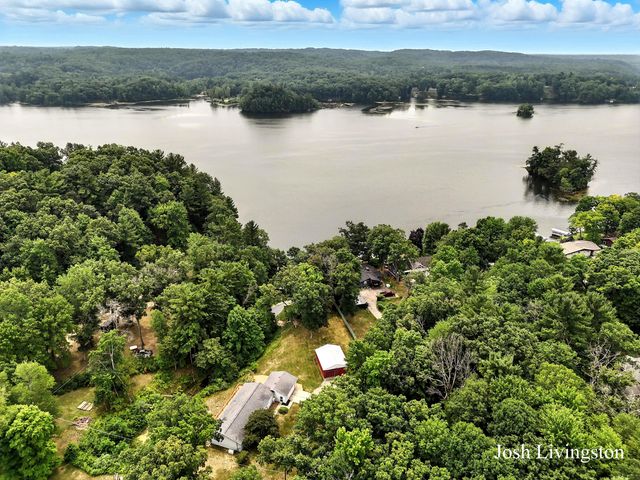 6306 E Carrigan Court, Croton Twp, MI 49337