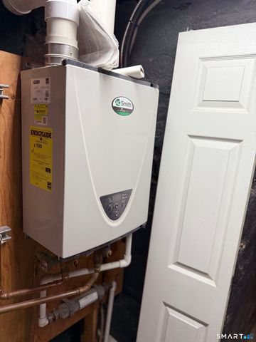 109 Wordin Avenue, Bridgeport, CT 06605