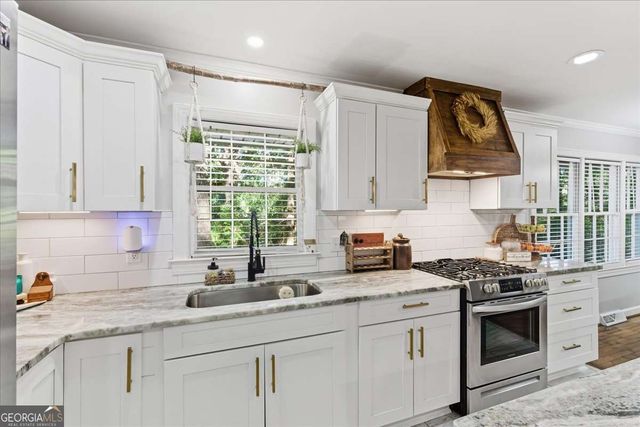 7 Thrushwood Road NE, Rome, GA 30161