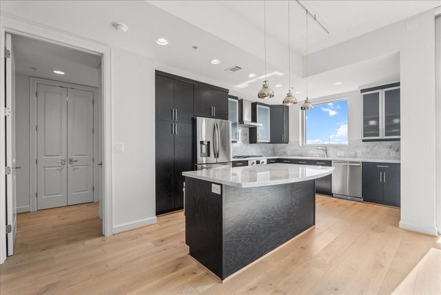 2207 Bancroft Street 906, Houston, TX 77027