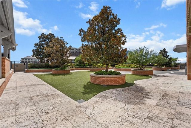 2207 Bancroft Street 906, Houston, TX 77027