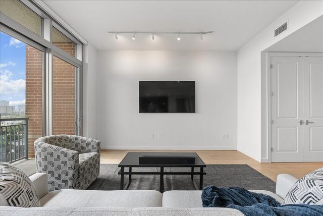 2207 Bancroft Street 906, Houston, TX 77027